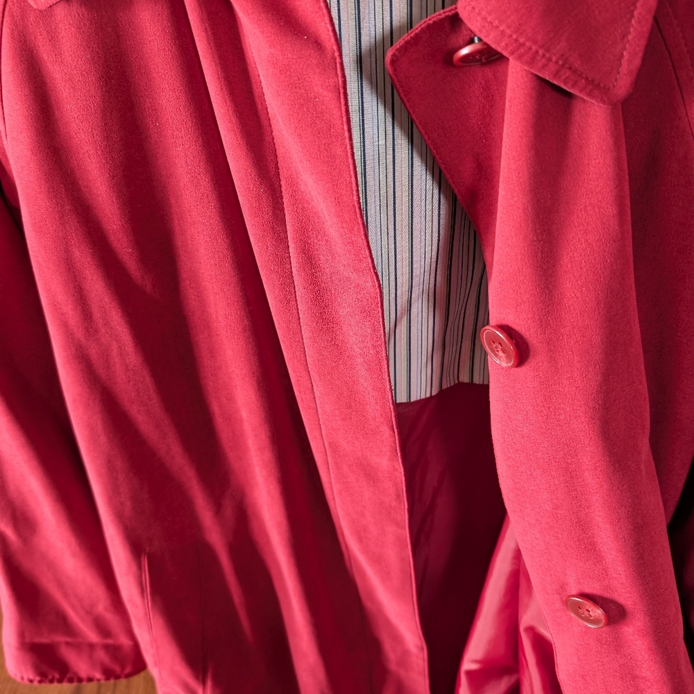 London Fog Women's Red Jacket - Picture 8 of 8